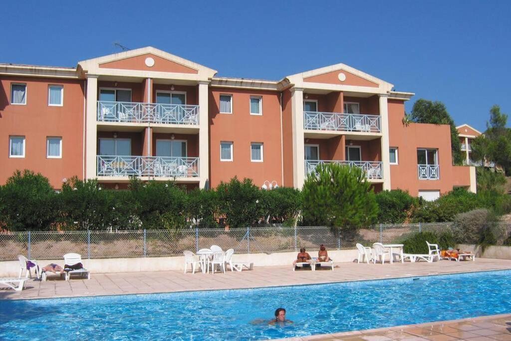 Appartement T2 Dans Residence Avec Piscine Et Tennis Saint-Raphaël Dış mekan fotoğraf